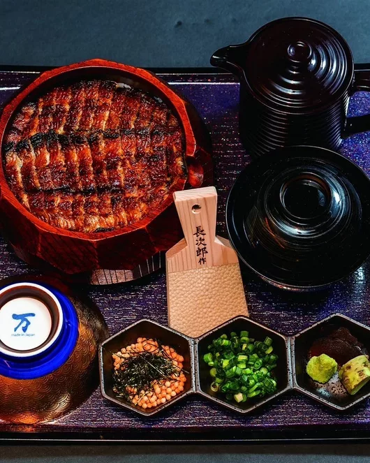 金箔鳗鱼三吃重套餐(+1杯饮料和甜点)